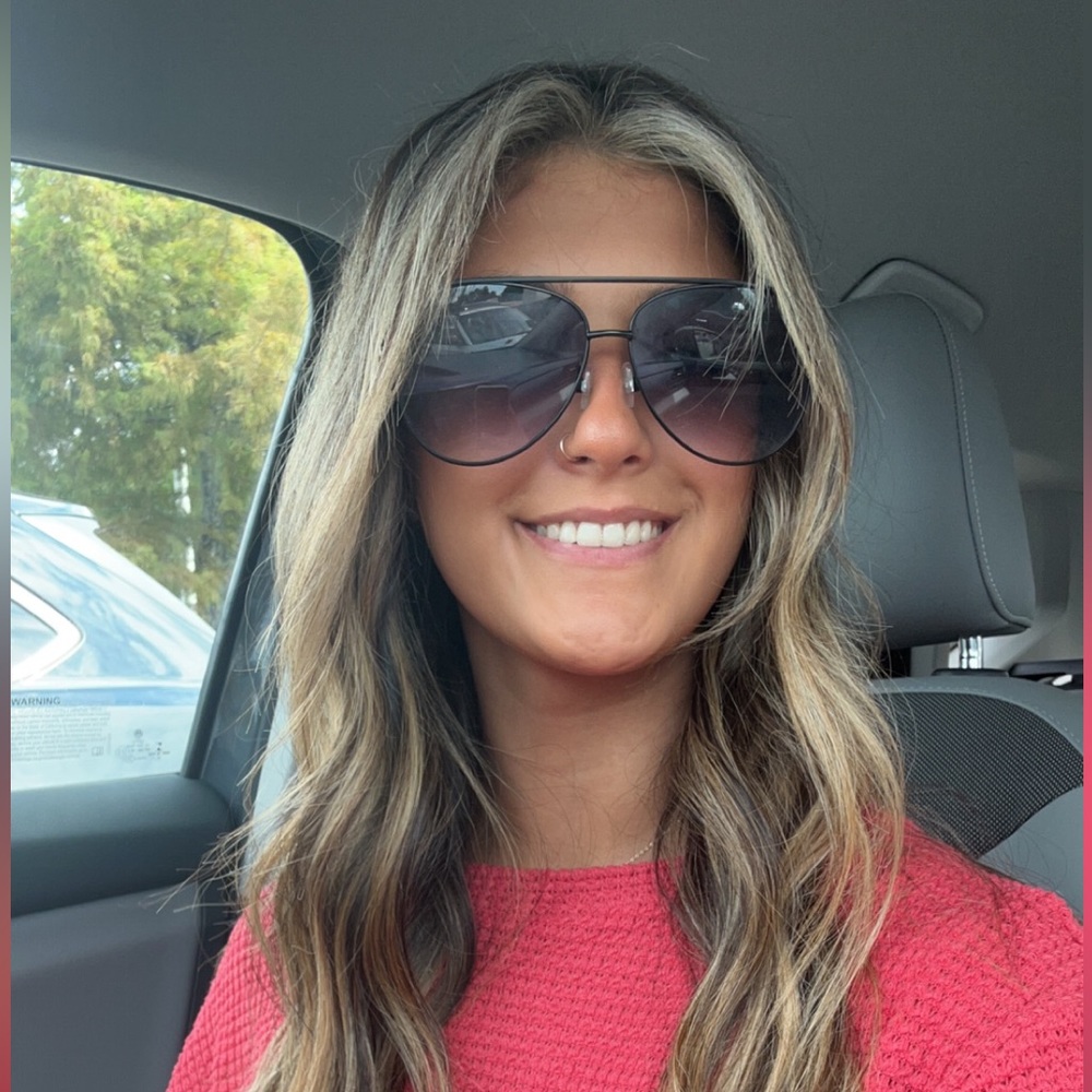 Meet your Posher, Emrie